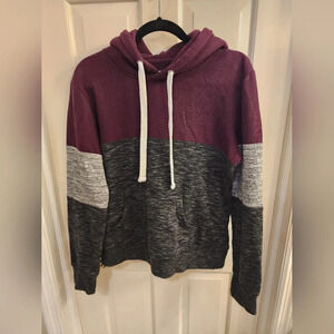 Esstive brand colorblock hoodie size lg